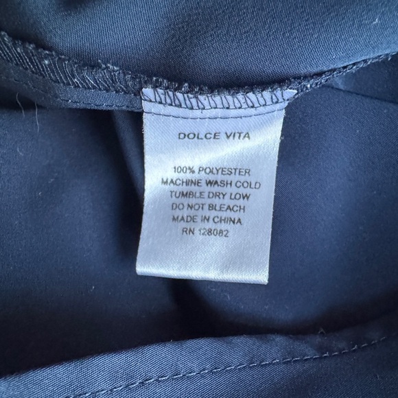 Dolce Vita Navy Button Down Size Medium Shorter Length In The Front - Picture 4 of 5